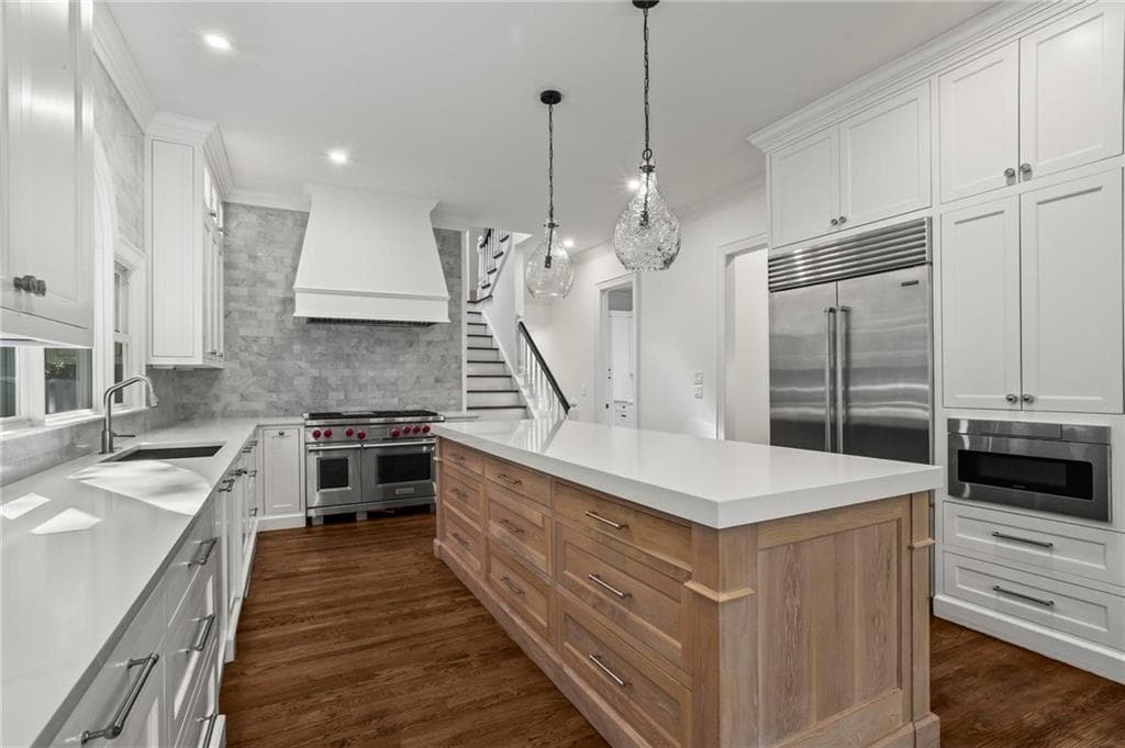 5 bedroom, 7 bathroom, 6,600 sq ft single family residence for sale at 1235 W Garmon Road, Sandy Springs, GA 30327 — photo 9