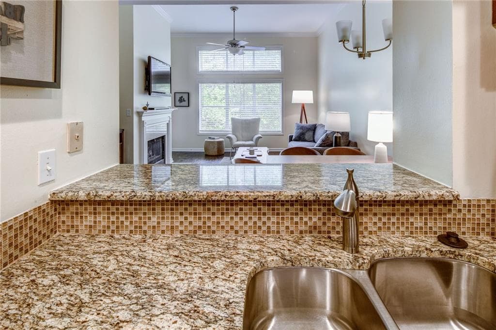1 bedroom, 1 bathroom, 820 sq ft condominium under contract at 2509 River Green Drive 2509, Atlanta, GA 30327 — photo 5