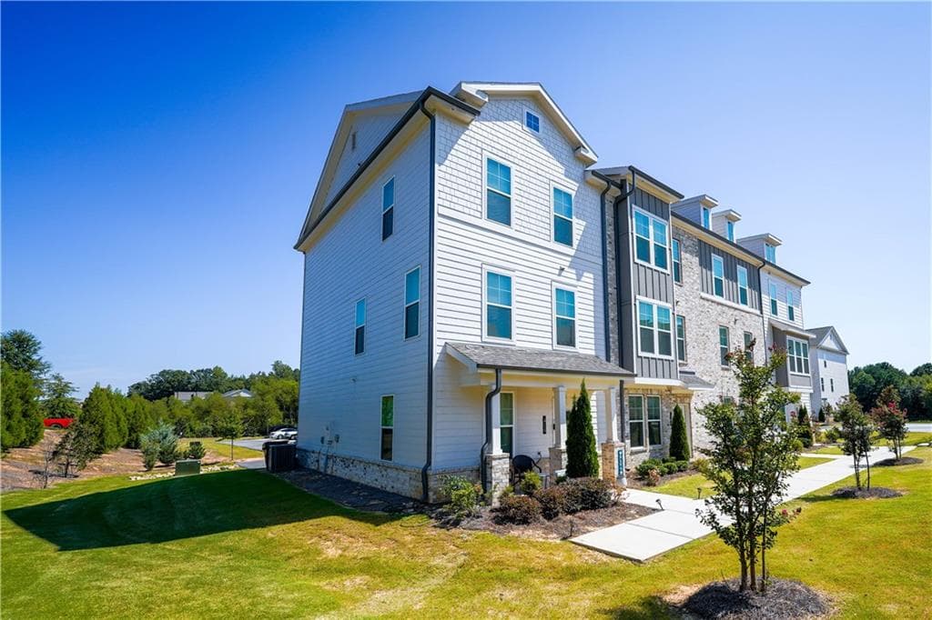 4 bedroom, 4 bathroom, 1,897 sq ft townhouse under contract at 315 Cobalt Drive, Fayetteville, GA 30214 — photo 3