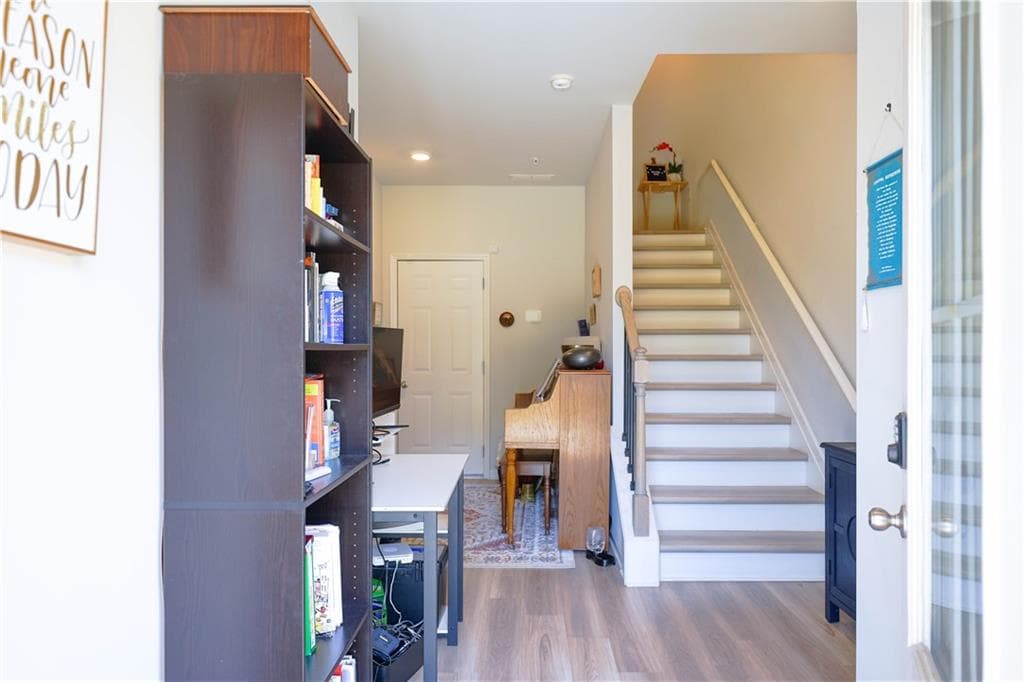 4 bedroom, 4 bathroom, 1,897 sq ft townhouse under contract at 315 Cobalt Drive, Fayetteville, GA 30214 — photo 4