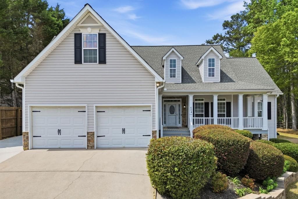 6 bedroom, 3 bathroom, 3,837 sq ft single family residence under contract at 404 Vineyard Drive, Dallas, GA 30132