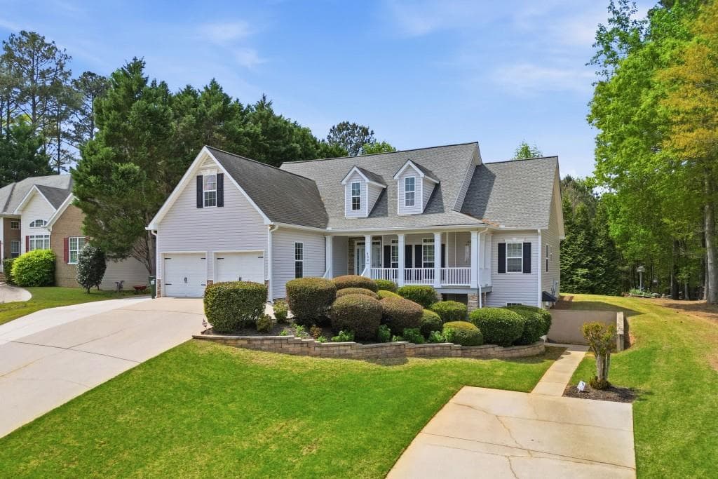 6 bedroom, 3 bathroom, 3,837 sq ft single family residence under contract at 404 Vineyard Drive, Dallas, GA 30132 — photo 6