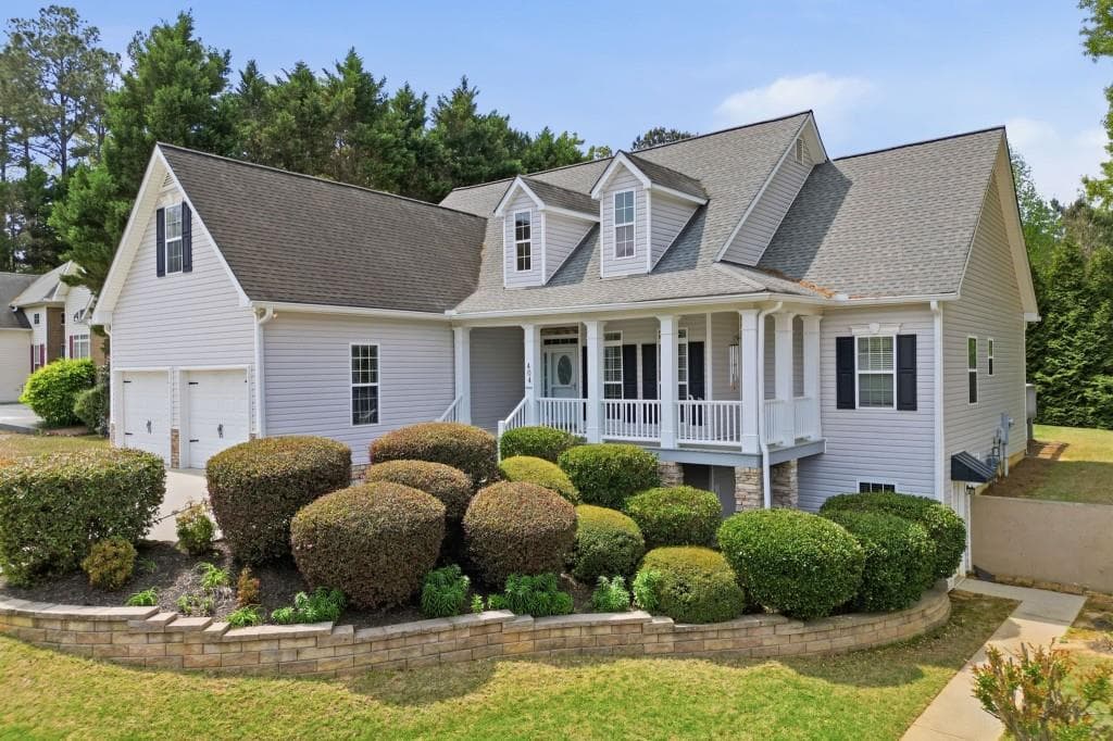 6 bedroom, 3 bathroom, 3,837 sq ft single family residence under contract at 404 Vineyard Drive, Dallas, GA 30132 — photo 7