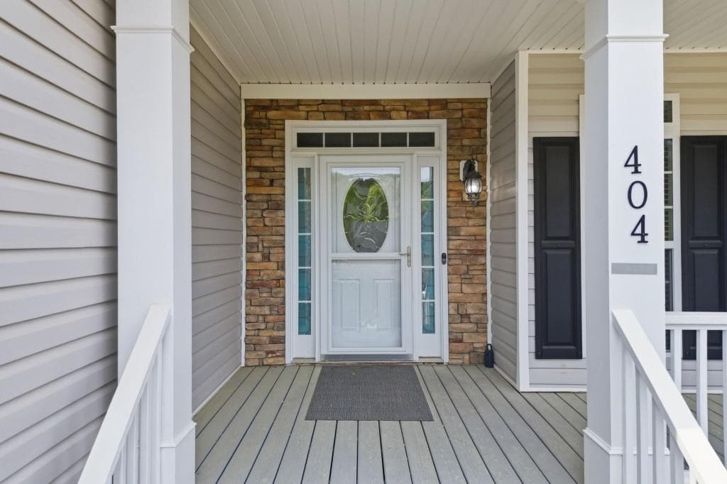 6 bedroom, 3 bathroom, 3,837 sq ft single family residence under contract at 404 Vineyard Drive, Dallas, GA 30132 — photo 8