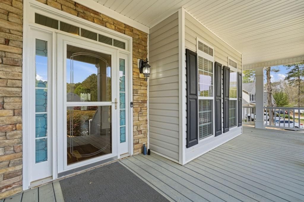 6 bedroom, 3 bathroom, 3,837 sq ft single family residence under contract at 404 Vineyard Drive, Dallas, GA 30132 — photo 9