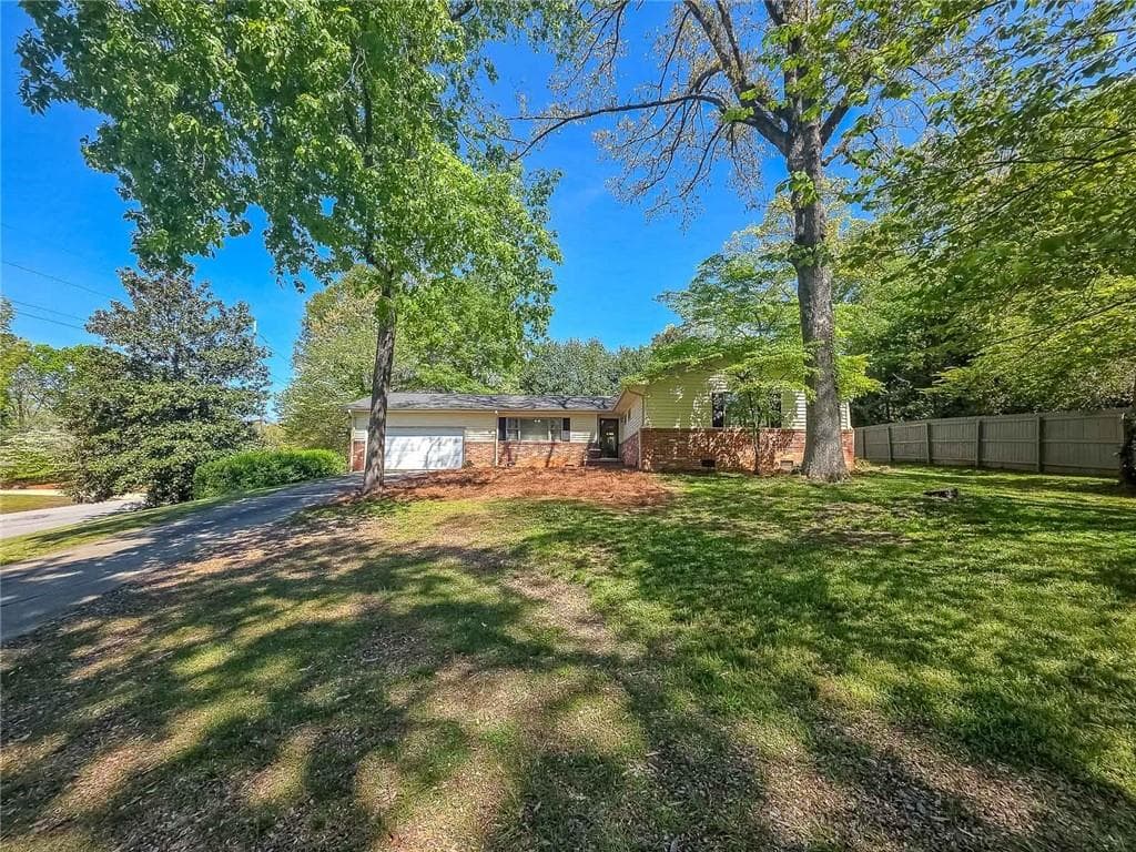 636 Holly Drive, Gainesville, GA 30501 — most recent listing photo