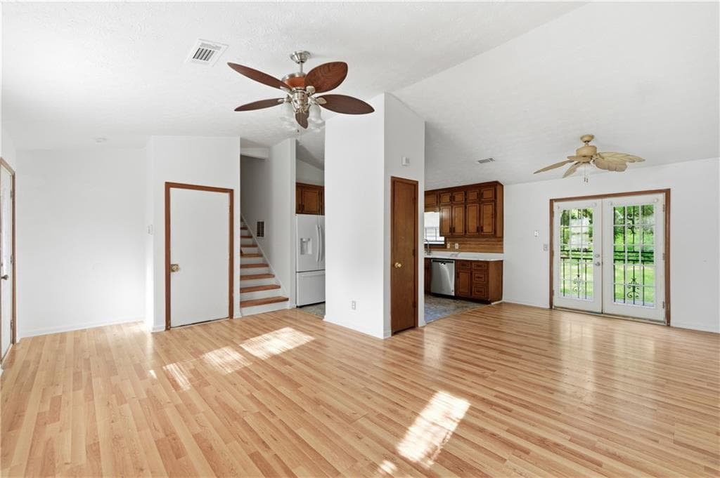 3 bedroom, 2 bathroom, 1,200 sq ft single family residence under contract at 1169 Dustin Court, Stone Mountain, GA 30088 — photo 6