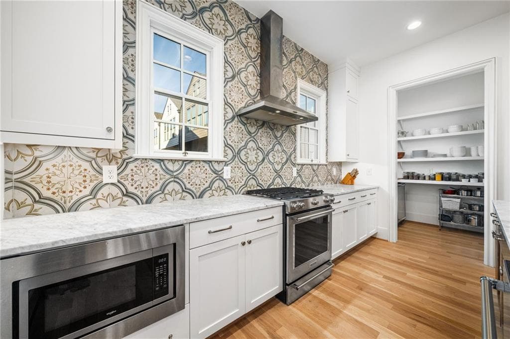 3 bedroom, 4 bathroom, 2,000 sq ft townhouse for sale at 12 Bass Street, Atlanta, GA 30315 — photo 1 of 38