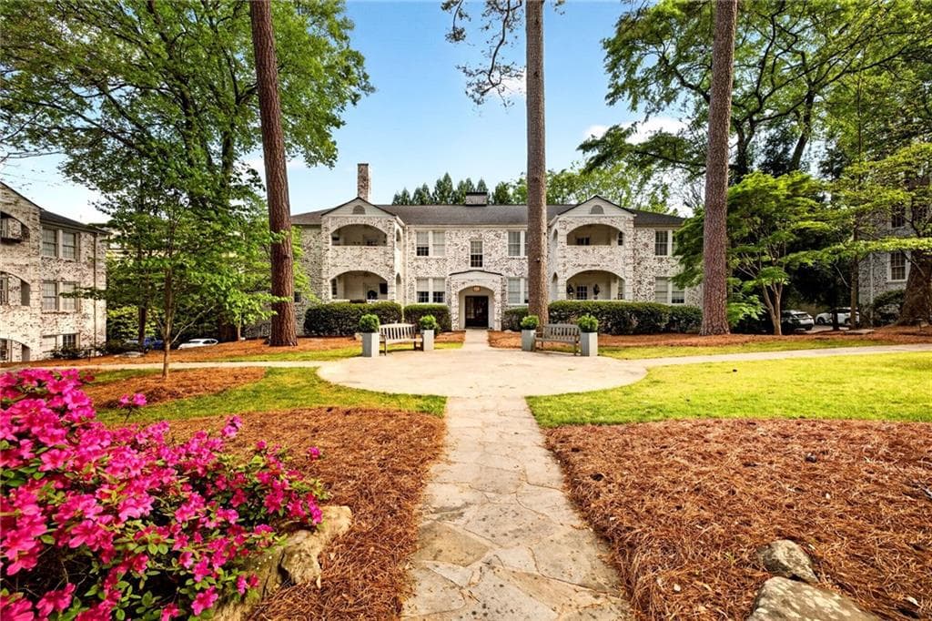 65 Peachtree Memorial Drive 5, Atlanta, GA 30309 — most recent listing photo