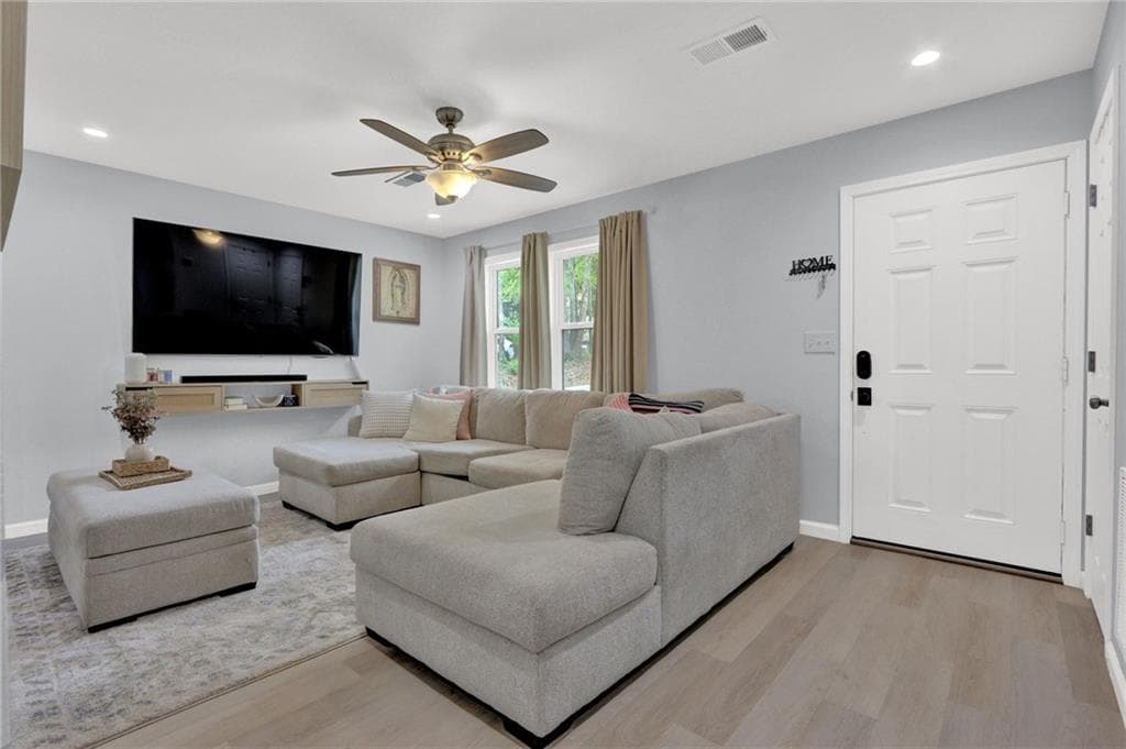 3 bedroom, 3 bathroom, 1,630 sq ft single family residence for sale at 447 Warren Road, Lawrenceville, GA 30044 — photo 4