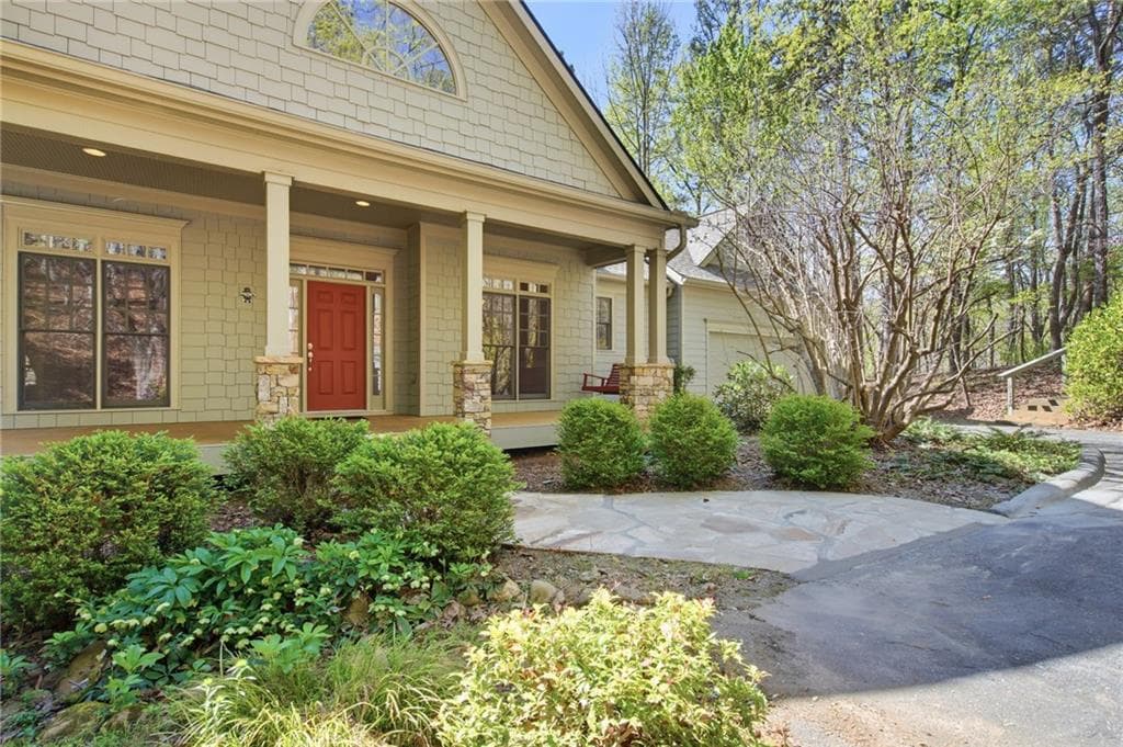 4 bedroom, 4 bathroom, 3,447 sq ft single family residence under contract at 33 Kingfisher Point, Big Canoe, GA 30143 — photo 5