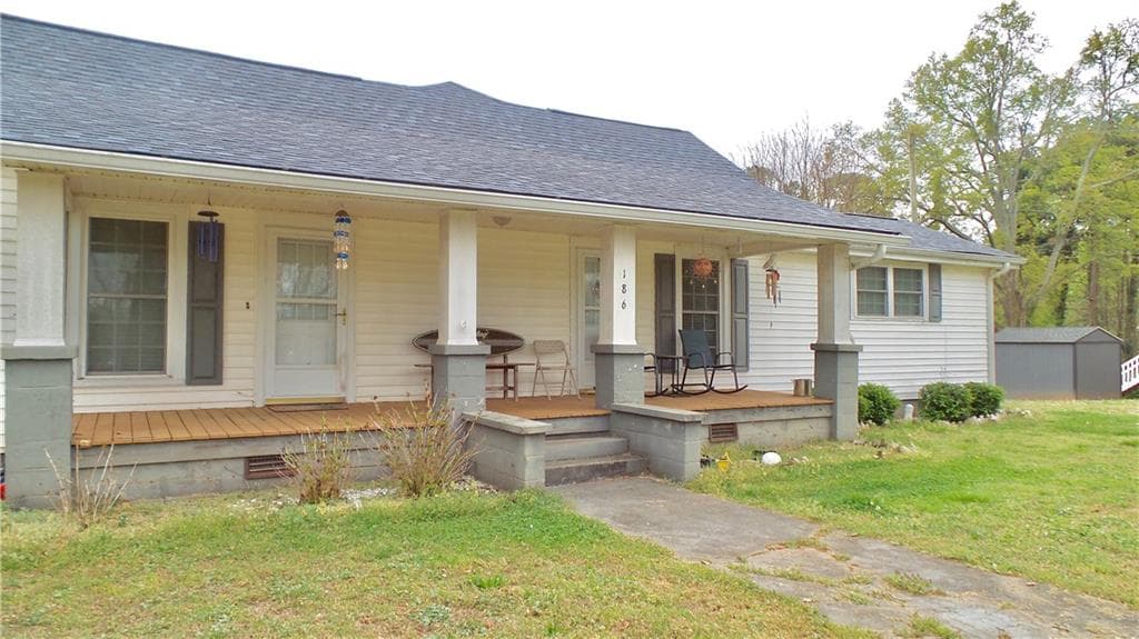 3 bedroom, 2 bathroom, 1,548 sq ft single family residence for sale at 186 Railroad Avenue, Lula, GA 30554 — photo 7