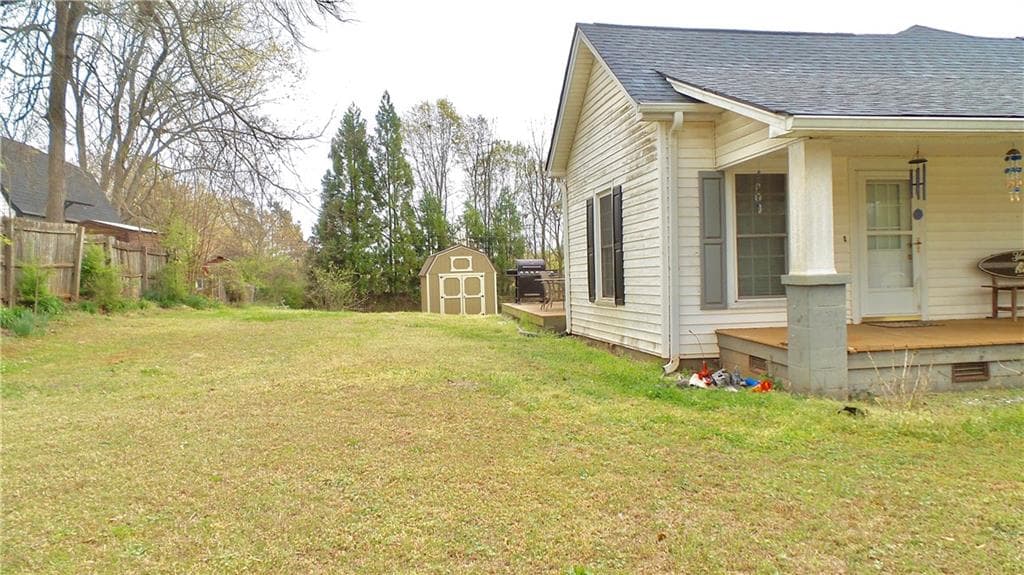 3 bedroom, 2 bathroom, 1,548 sq ft single family residence for sale at 186 Railroad Avenue, Lula, GA 30554 — photo 8