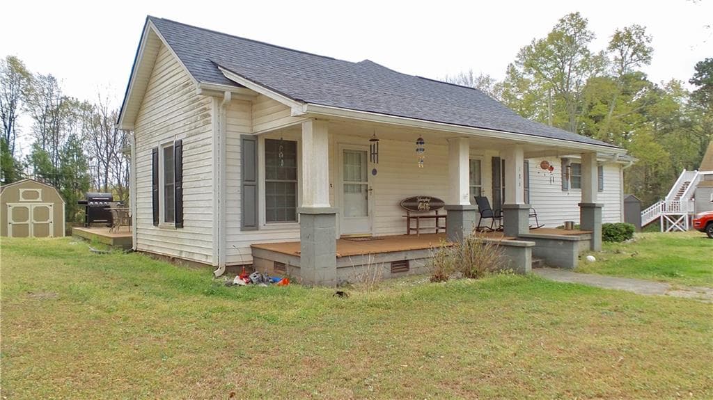 3 bedroom, 2 bathroom, 1,548 sq ft single family residence for sale at 186 Railroad Avenue, Lula, GA 30554 — photo 9