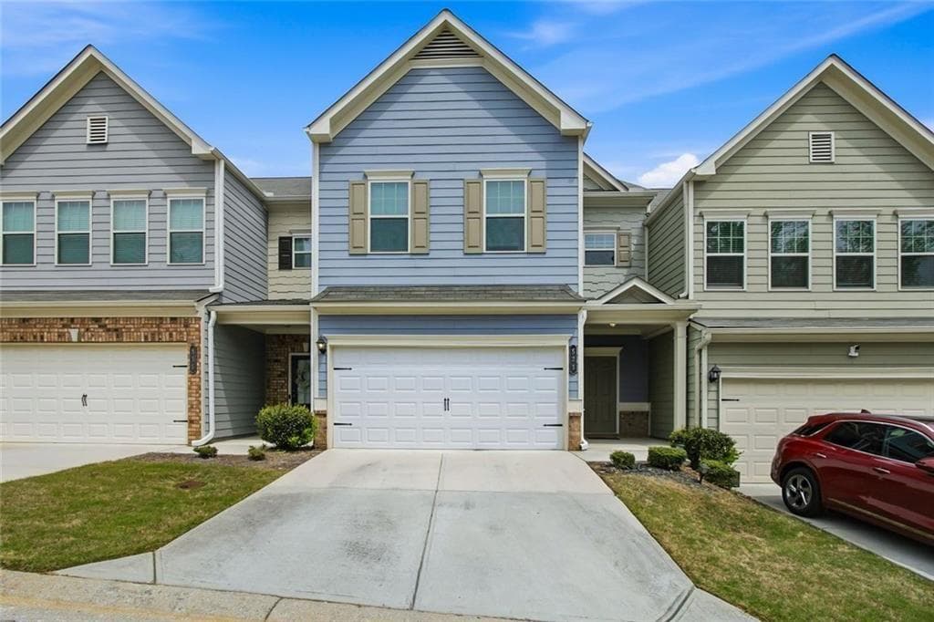 3 bedroom, 3 bathroom, 2,372 sq ft townhouse for sale at 521 Crescent Woode Way, Dallas, GA 30157