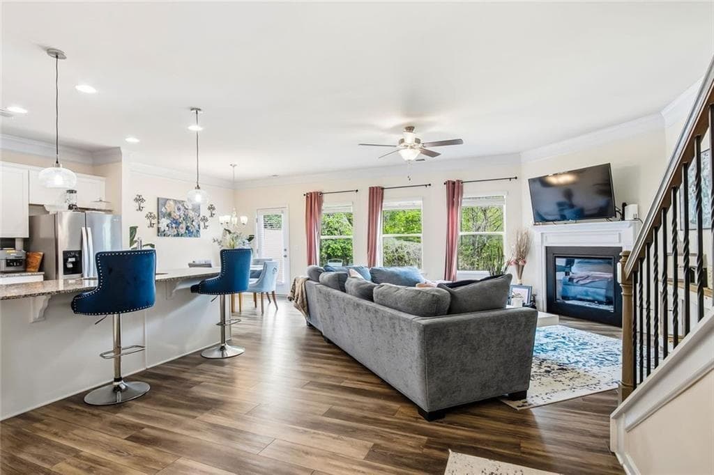 3 bedroom, 3 bathroom, 2,372 sq ft townhouse for sale at 521 Crescent Woode Way, Dallas, GA 30157 — photo 4