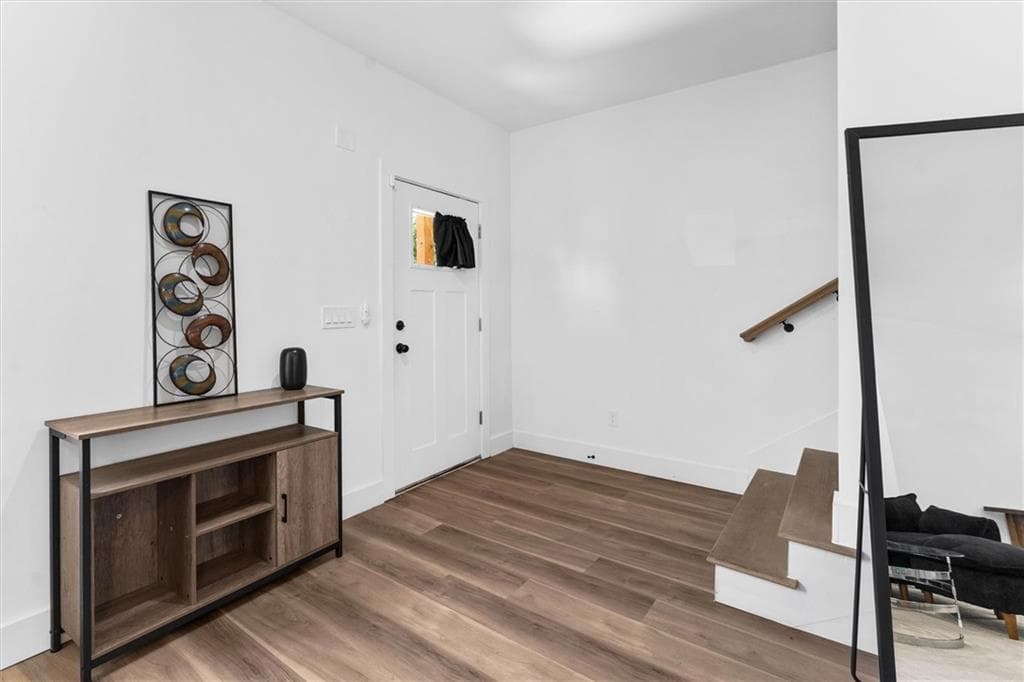 8 bedroom, 7 bathroom, 4,770 sq ft single family residence for sale at 598 Formwalt Street, Atlanta, GA 30312 — photo 4