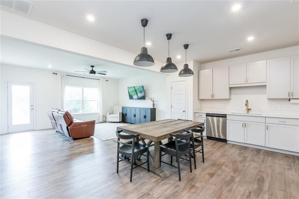 3 bedroom, 3 bathroom, 1,968 sq ft townhouse for sale at 23 Felton Walk, Cartersville, GA 30120 — photo 6