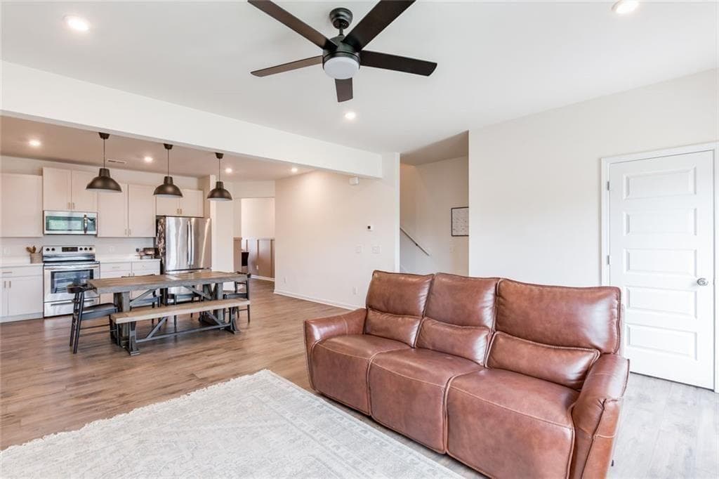 3 bedroom, 3 bathroom, 1,968 sq ft townhouse for sale at 23 Felton Walk, Cartersville, GA 30120 — photo 7