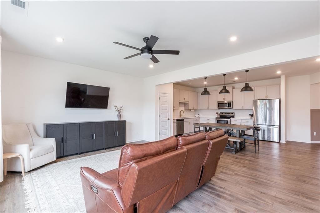3 bedroom, 3 bathroom, 1,968 sq ft townhouse for sale at 23 Felton Walk, Cartersville, GA 30120 — photo 9