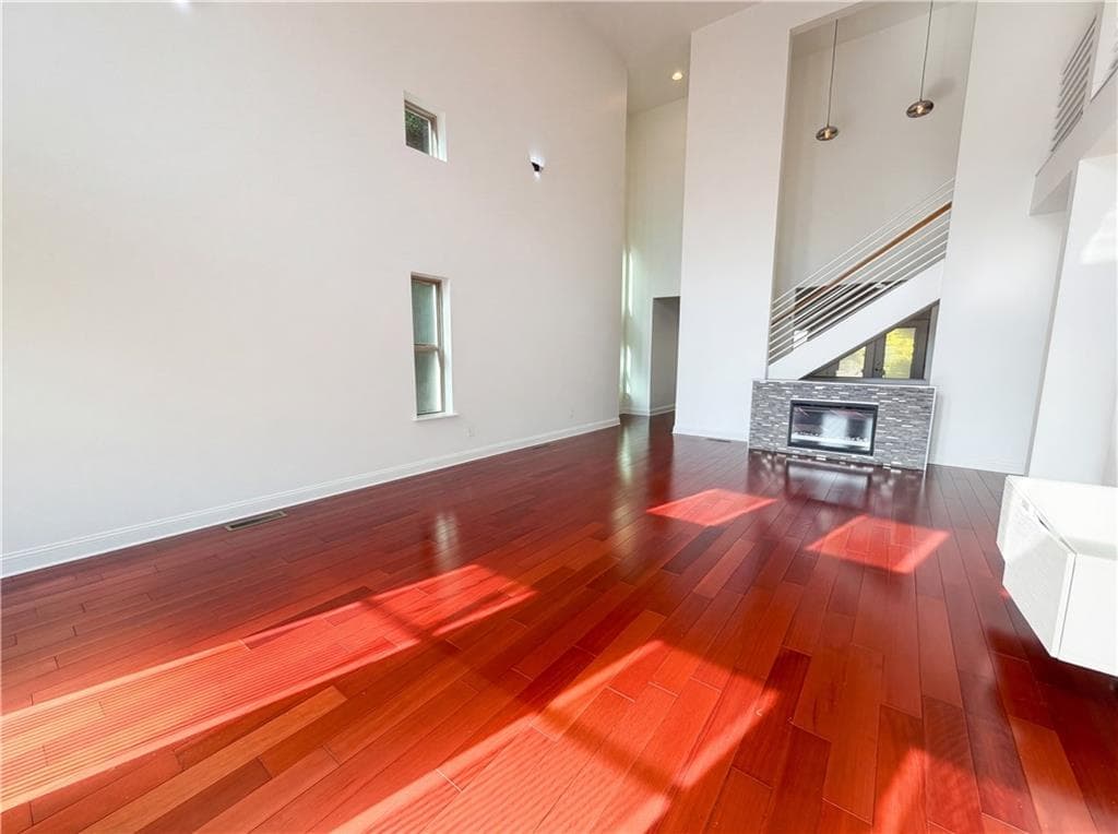 6 bedroom, 4 bathroom, 5,775 sq ft single family residence under contract at 302 Summer Garden Drive, Marietta, GA 30064 — photo 3