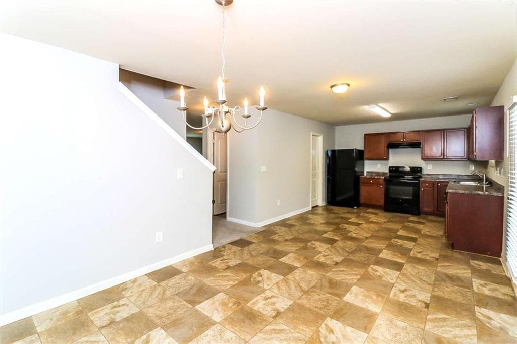 3 bedroom, 3 bathroom, 1,997 sq ft single family residence for sale at 7103 Tanger Boulevard, Riverdale, GA 30296 — photo 6