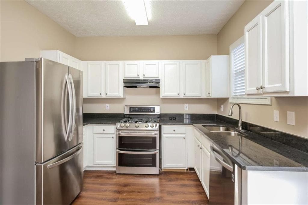 4 bedroom, 3 bathroom, 2,000 sq ft single family residence for sale at 373 Marsh Lake Road, Lawrenceville, GA 30045 — photo 9
