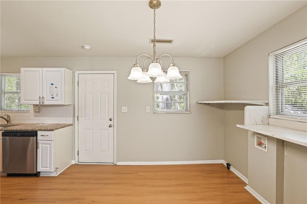 3 bedroom, 1 bathroom, 950 sq ft single family residence for sale at 5575 Oglesby Road, Atlanta, GA 30349 — photo 9