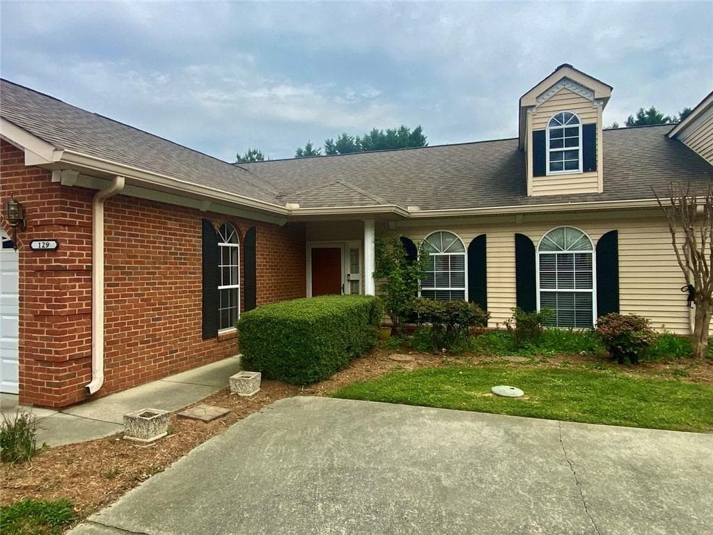 2 bedroom, 2 bathroom, 1,152 sq ft condominium sold at 1698 Pin Oak 129, Dalton, GA 30721