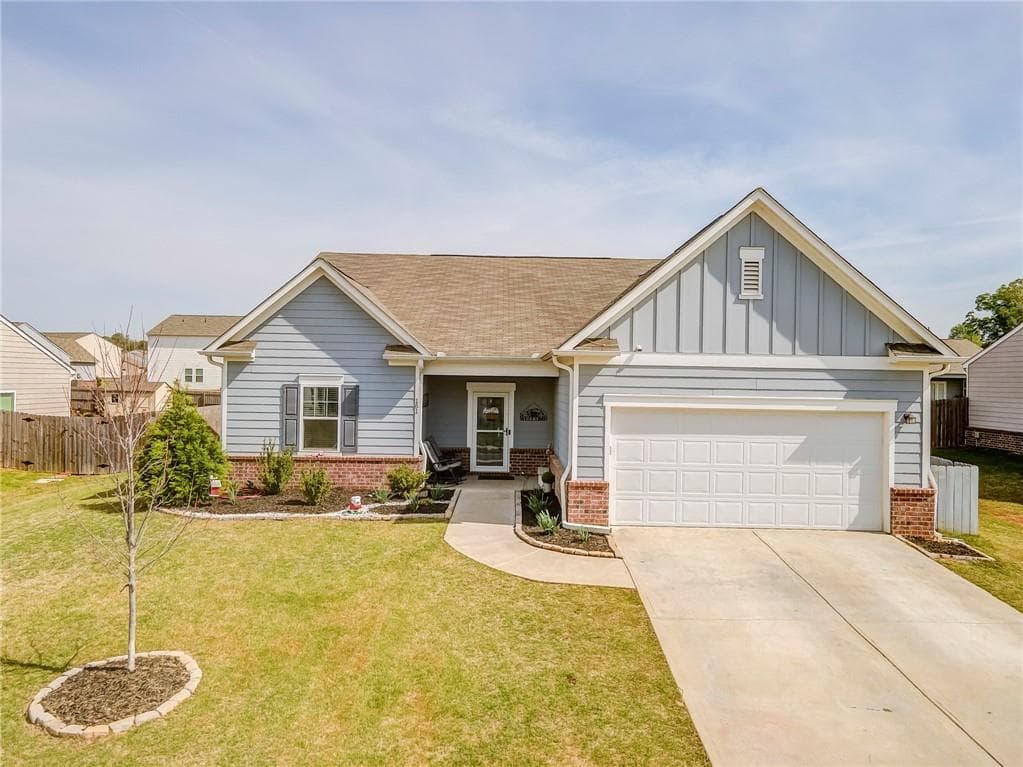 4 bedroom, 3 bathroom, 2,200 sq ft single family residence for sale at 161 Verona Drive, Cartersville, GA 30120