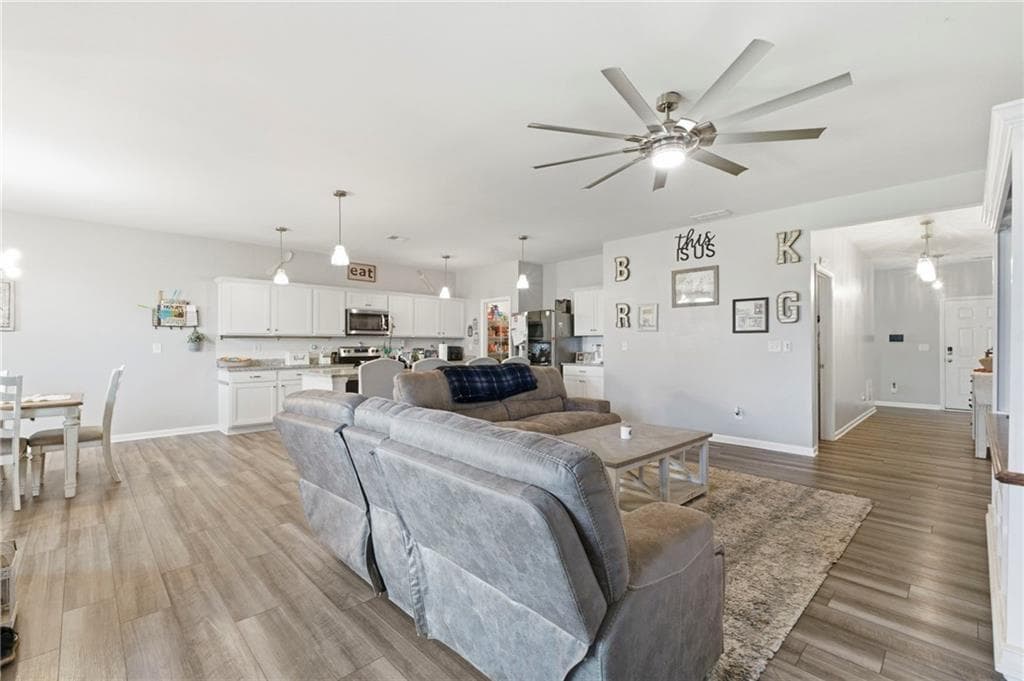 4 bedroom, 3 bathroom, 2,200 sq ft single family residence for sale at 161 Verona Drive, Cartersville, GA 30120 — photo 10