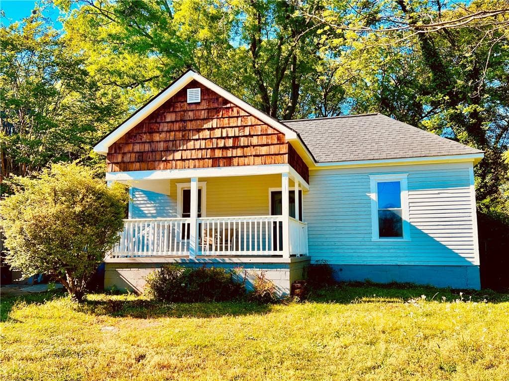 3 bedroom, 2 bathroom, 1,332 sq ft single family residence for sale at 843 Beechwood Avenue, Atlanta, GA 30310