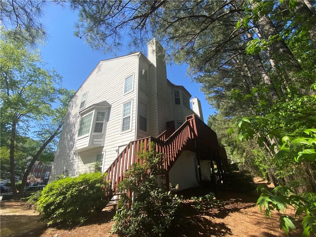 3 bedroom, 3 bathroom, 1,812 sq ft townhouse under contract at 5346 Pinnacle Peak Lane, Norcross, GA 30071 — photo 3
