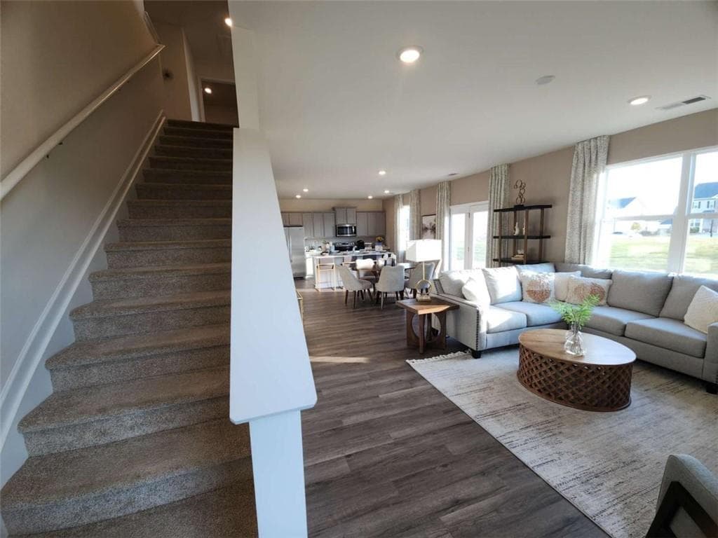 4 bedroom, 3 bathroom, 2,338 sq ft single family residence under contract at 826 Trillium Drive, Locust Grove, GA 30248 — photo 8
