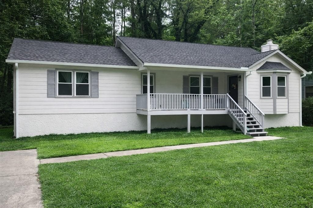 3 bedroom, 2 bathroom, 1,480 sq ft single family residence for sale at 2448 Hillboro Circle, Marietta, GA 30064 — photo 3