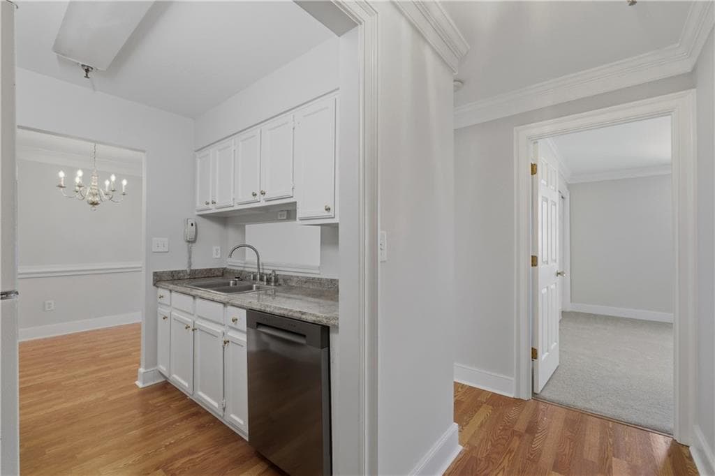 2 bedroom, 2 bathroom condominium for rent at 300 Johnson Ferry Road B915, Sandy Springs, GA 30328 for $3,631 a month — photo 5