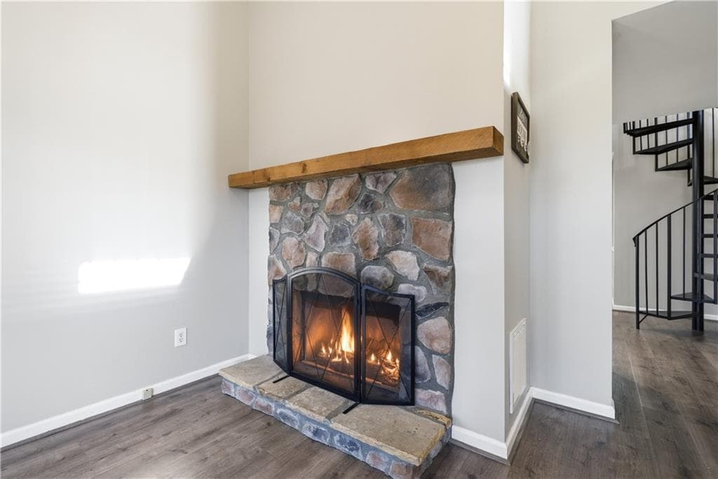 3 bedroom, 1 bathroom, 1,052 sq ft single family residence for sale at 204 Lakeside Drive, Waleska, GA 30183 — photo 6
