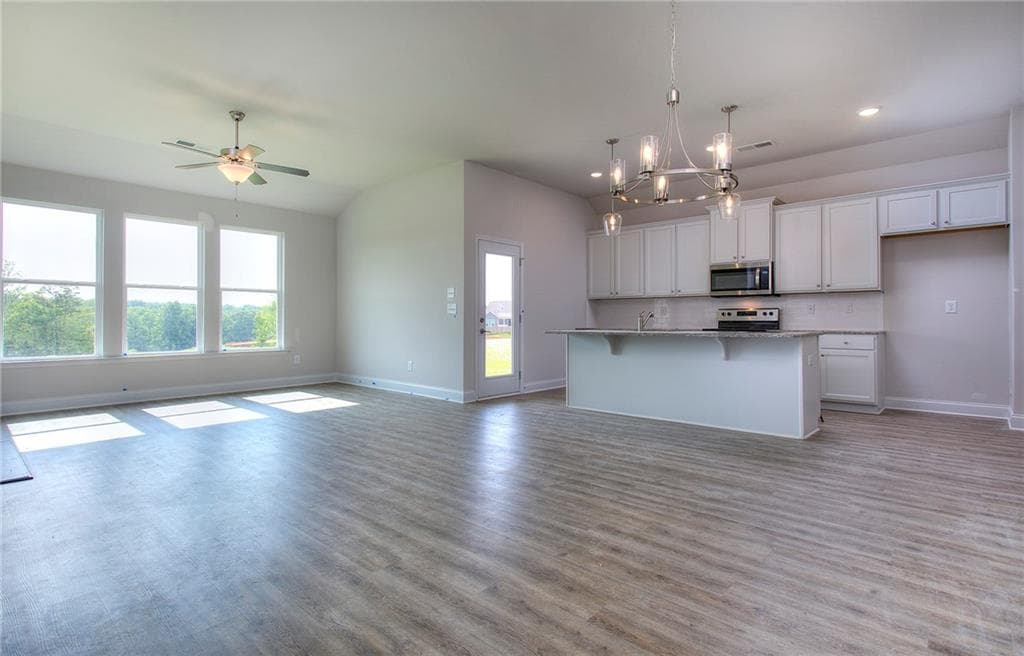 3 bedroom, 3 bathroom, 1,683 sq ft single family residence for sale at 139 Swallowtail Lane, Homer, GA 30547 — photo 7