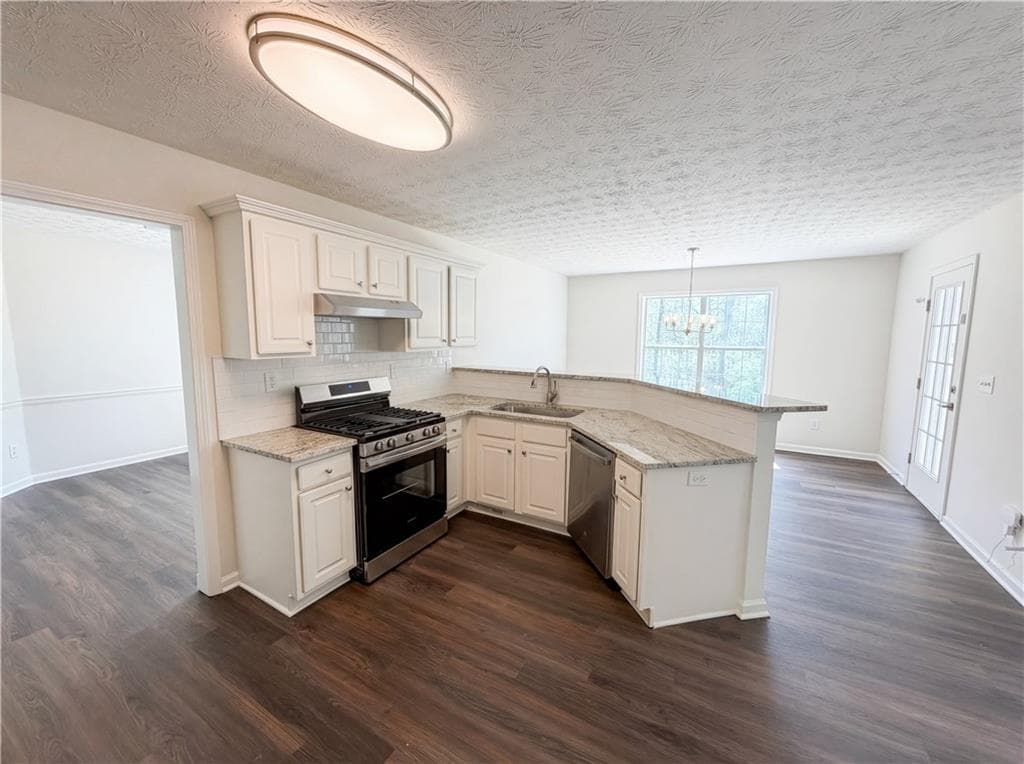 4 bedroom, 3 bathroom, 2,573 sq ft single family residence for sale at 3001 Garland Way, Conyers, GA 30094 — photo 5