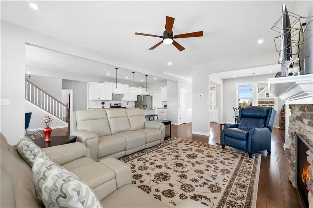 6 bedroom, 4 bathroom, 4,124 sq ft single family residence under contract at 1033 Michigan Circle, Hoschton, GA 30548 — photo 10