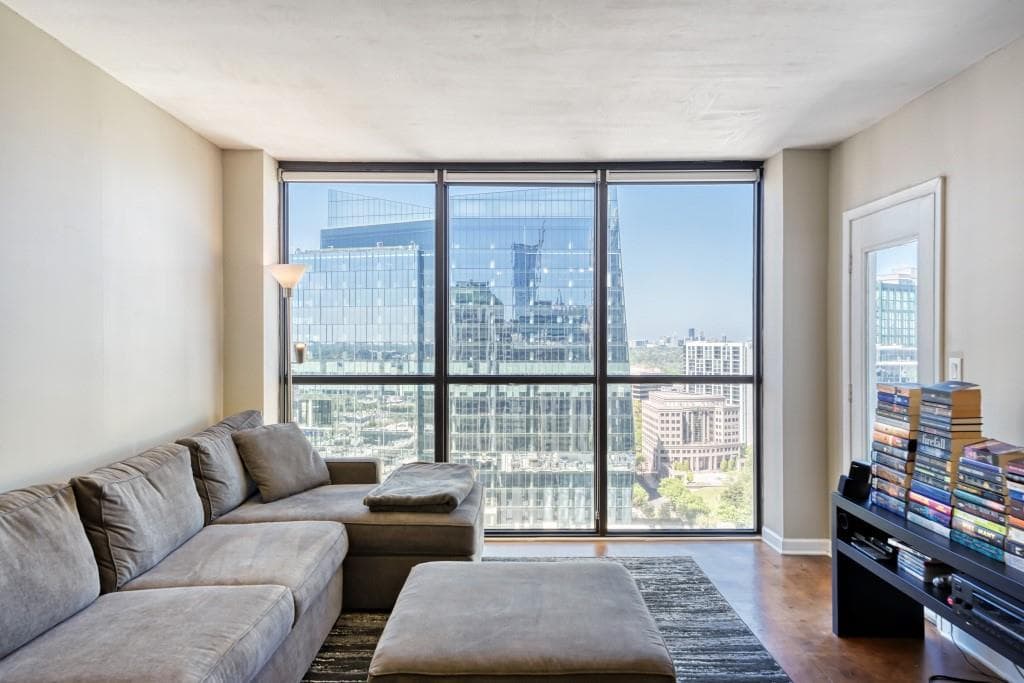 1 bedroom, 1 bathroom, 772 sq ft condominium for sale at 1280 W Peachtree Street 3312, Atlanta, GA 30309