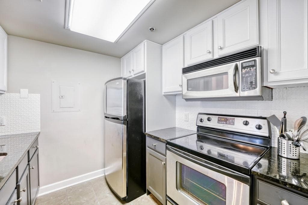 1 bedroom, 1 bathroom, 772 sq ft condominium for sale at 1280 W Peachtree Street 3312, Atlanta, GA 30309 — photo 4