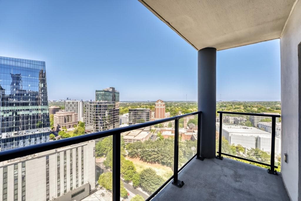 1 bedroom, 1 bathroom, 772 sq ft condominium for sale at 1280 W Peachtree Street 3312, Atlanta, GA 30309 — photo 8