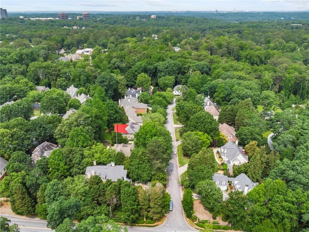 4 bedroom, 5 bathroom, 3,090 sq ft single family residence for sale at 885 Carlton Ridge, Atlanta, GA 30342 — photo 3