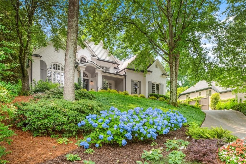 4 bedroom, 5 bathroom, 3,090 sq ft single family residence for sale at 885 Carlton Ridge, Atlanta, GA 30342 — photo 6
