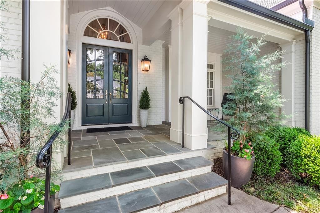 4 bedroom, 5 bathroom, 3,090 sq ft single family residence for sale at 885 Carlton Ridge, Atlanta, GA 30342 — photo 9