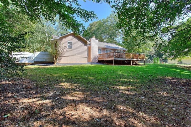 3 bedroom, 2 bathroom, 1,707 sq ft single family residence for sale at 326 Cedar Ridge Drive, Braselton, GA 30517 — photo 2