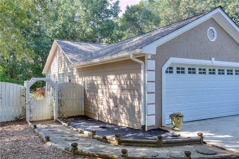 3 bedroom, 2 bathroom, 1,707 sq ft single family residence for sale at 326 Cedar Ridge Drive, Braselton, GA 30517 — photo 5