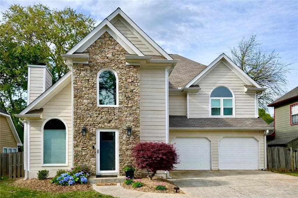 2740 Royal Bluff, Decatur, GA 30030 — most recent listing photo