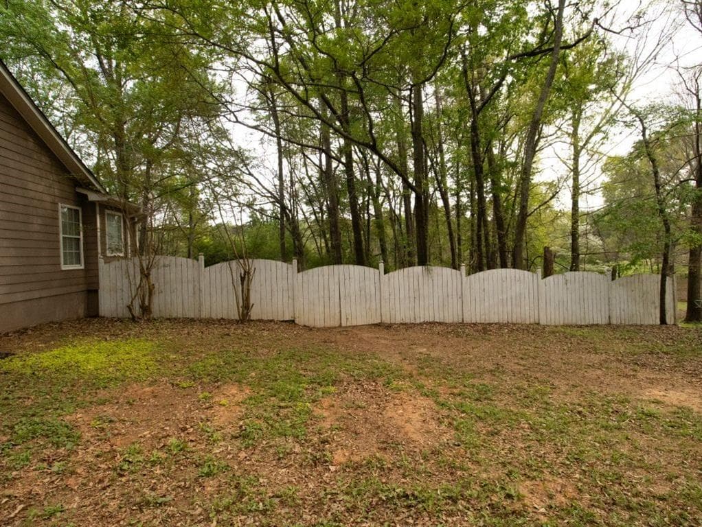 3 bedroom, 2 bathroom, 1,707 sq ft single family residence for sale at 326 Cedar Ridge Drive, Braselton, GA 30517 — photo 8